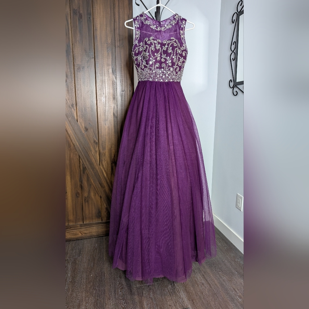 Elegant Purple Embellished Evening Gown For Tall Wearer